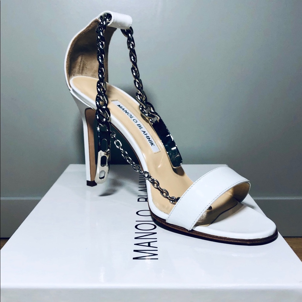 Manolo Blahnik Chaos Chain Sandals White Sz 7 (37)